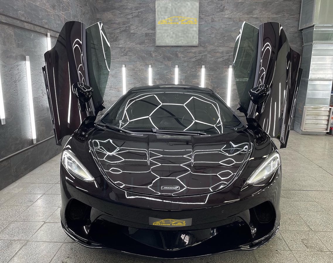 McLaren GT